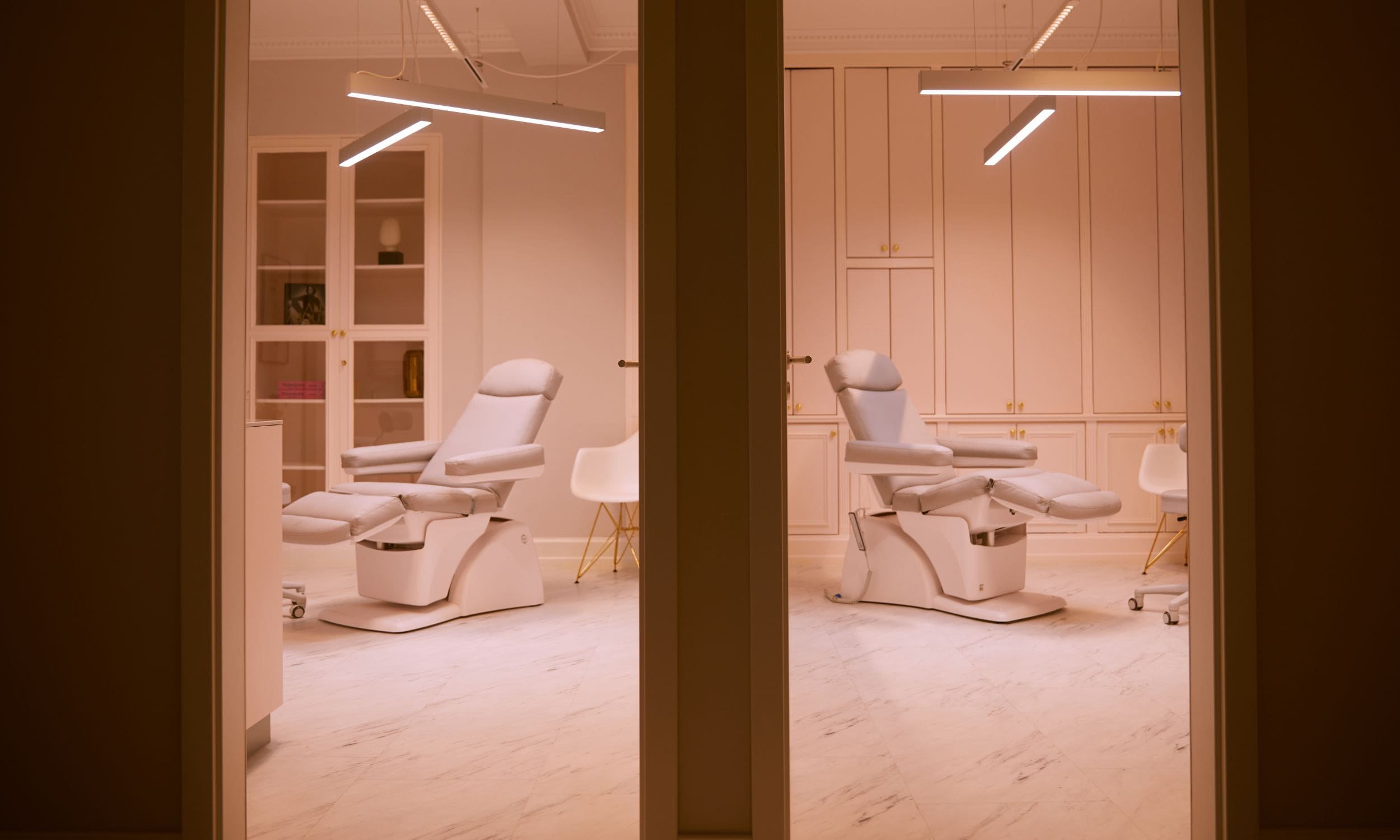 Behandlungszimmer von Außen Praxis Berlin